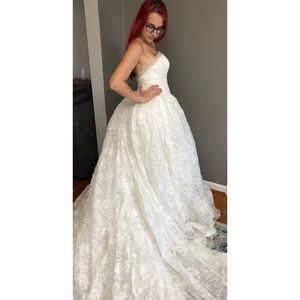 Vera Wang Ballgown Wedding Dress